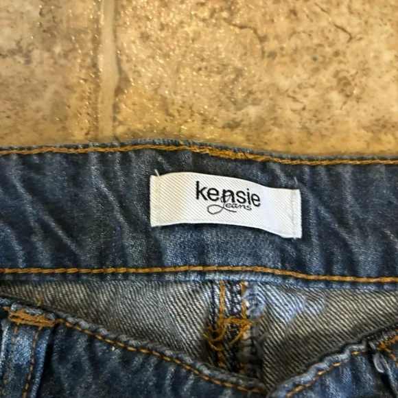 Kensie distressed skinny jeans size 4 - Picture 3 of 4